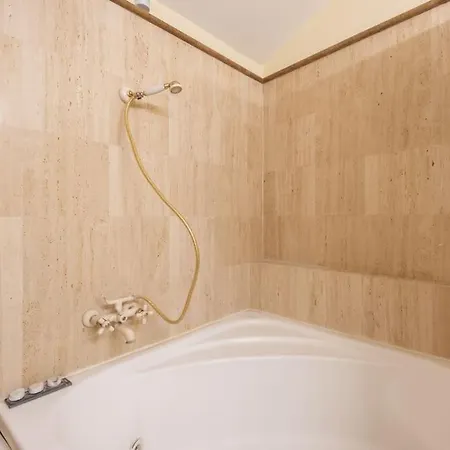 Porta Pia Elegant Two Bedroom Apartament