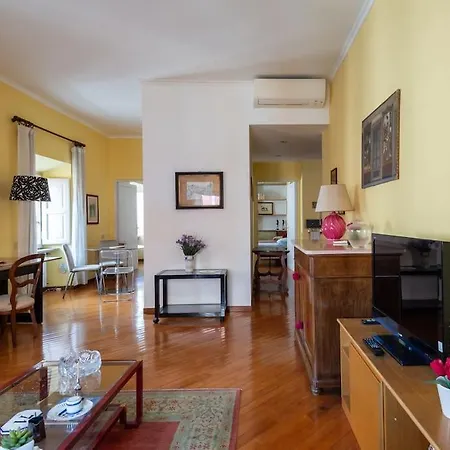 Porta Pia Elegant Two Bedroom Apartman *